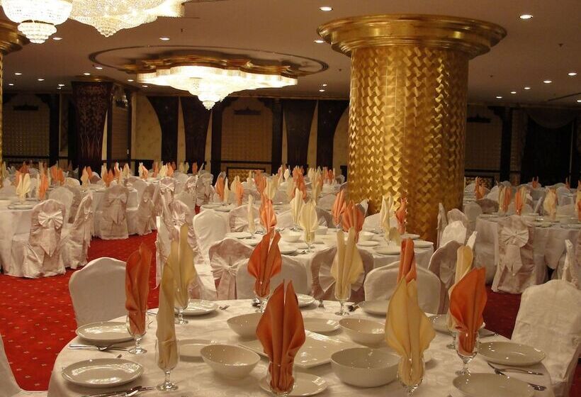 Al Bustan Tower Hotel Suites