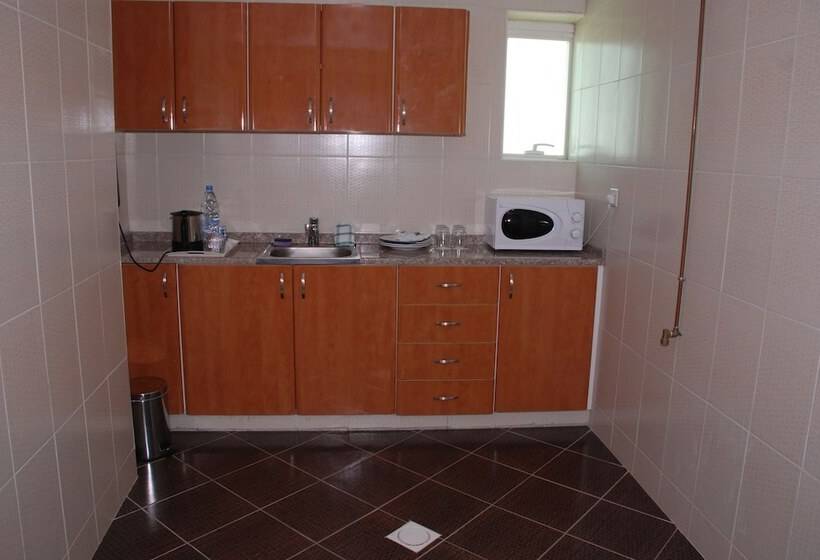 Al Bustan Tower Hotel Suites