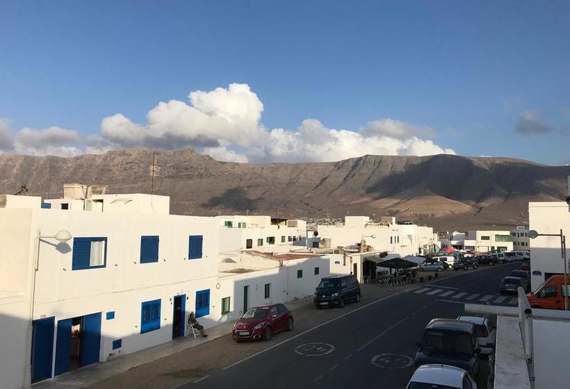 Red Star Surf Hostel