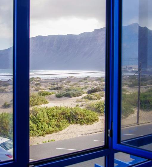 Red Star Surf Hostel