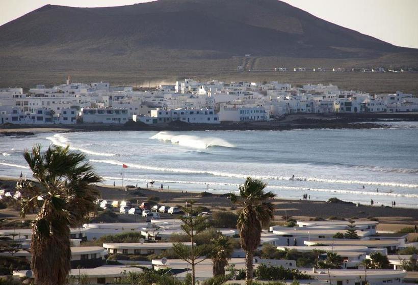 Red Star Surf Hostel