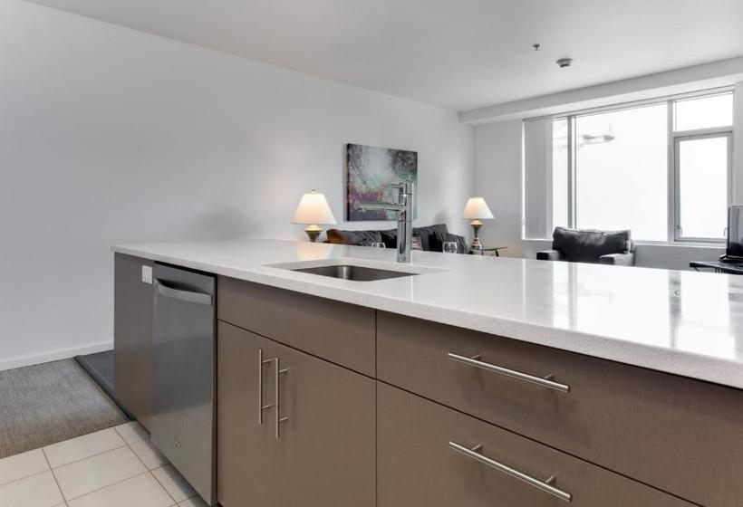 Global Luxury Suites At Kendall East