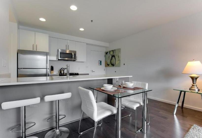 Global Luxury Suites At Kendall East