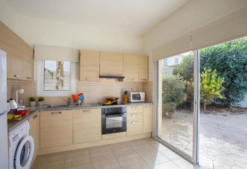 فندق 3 Br Villa Cliantha