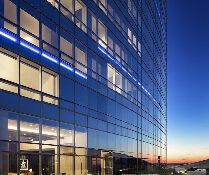 هتل Aka University City