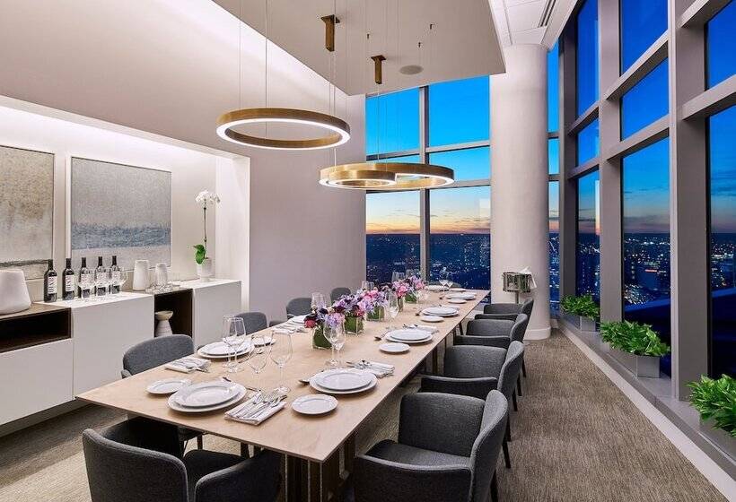 هتل Aka University City