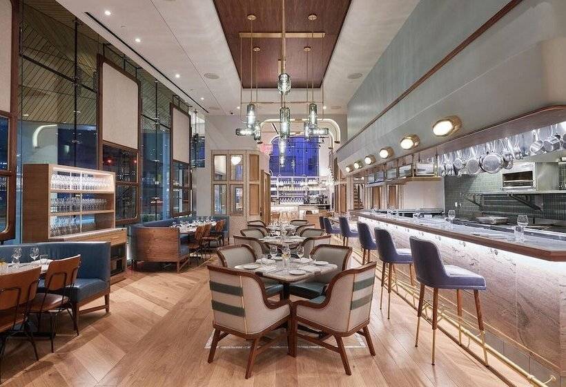 هتل Aka University City