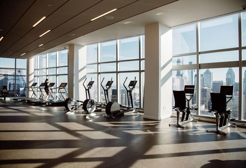 هتل Aka University City