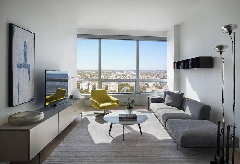 هتل Aka University City