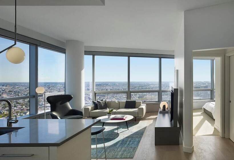 هتل Aka University City