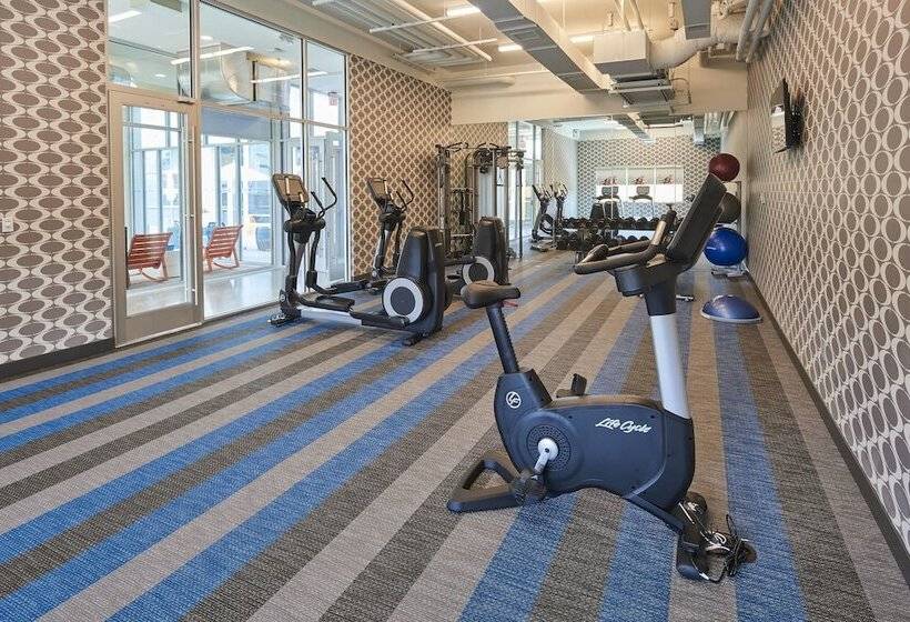 호텔 Aloft Cleveland Airport