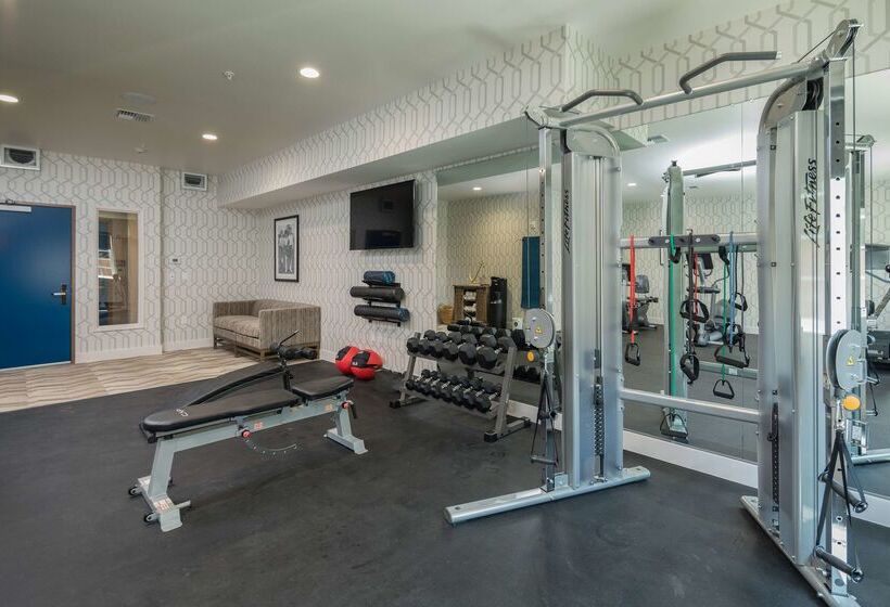 Aristocrat Hotel, Bw Signature Collection