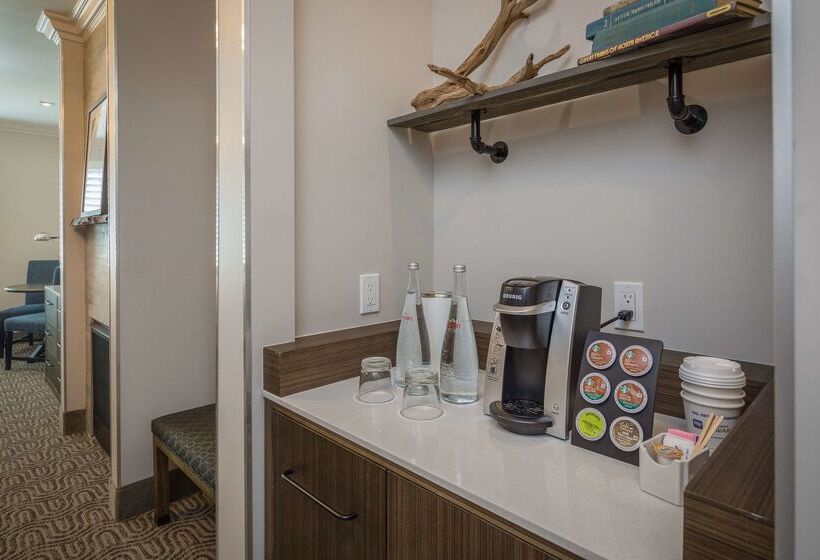 Aristocrat Hotel, Bw Signature Collection