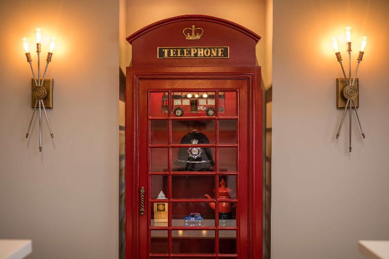 Aristocrat Hotel, Bw Signature Collection