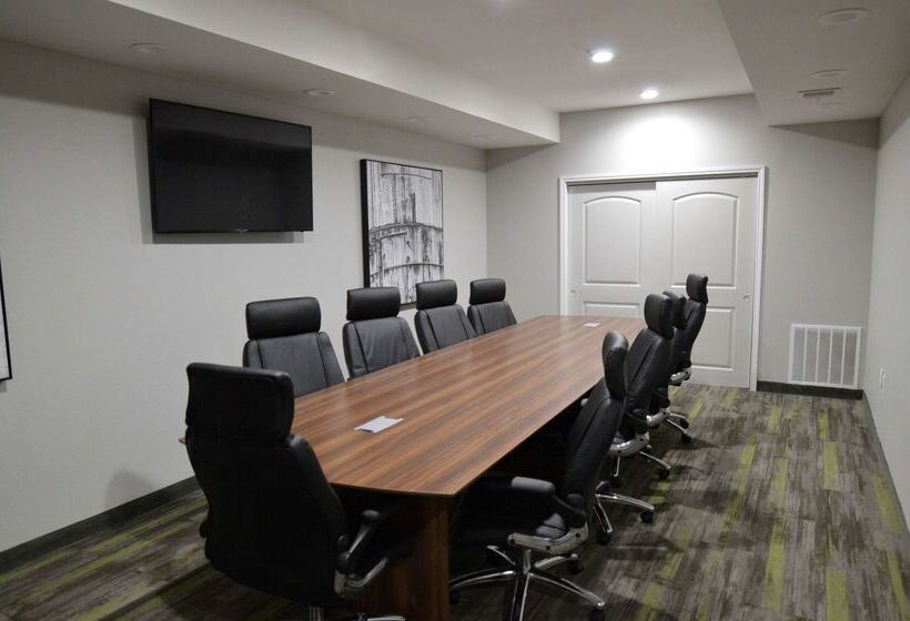 Отель Best Western Plus Bay City Inn & Suites