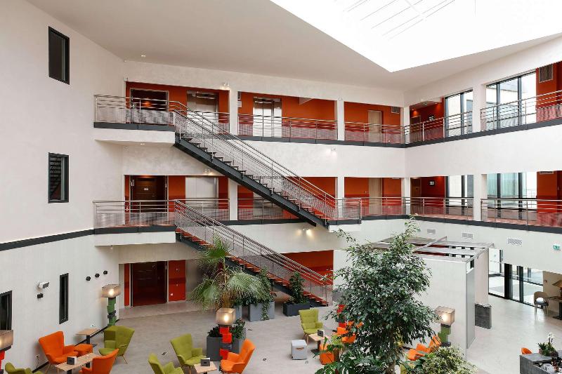 هتل Best Western Plus Hôtel Escapade Senlis