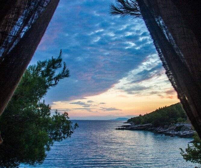 فندق Cast Away   Eco Resort