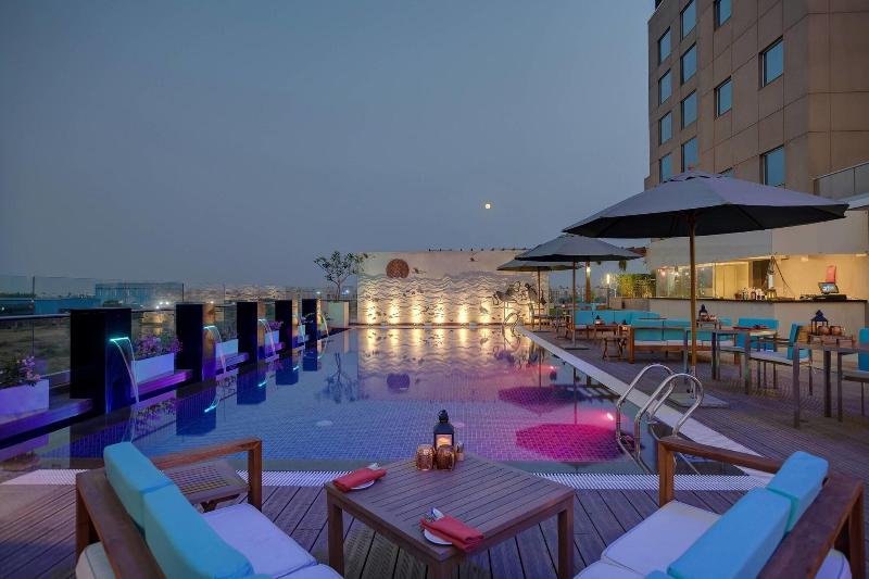 호텔 Courtyard By Marriott Surat