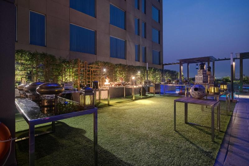 호텔 Courtyard By Marriott Surat