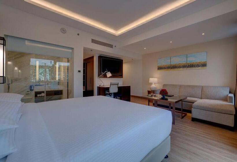 호텔 Courtyard By Marriott Surat