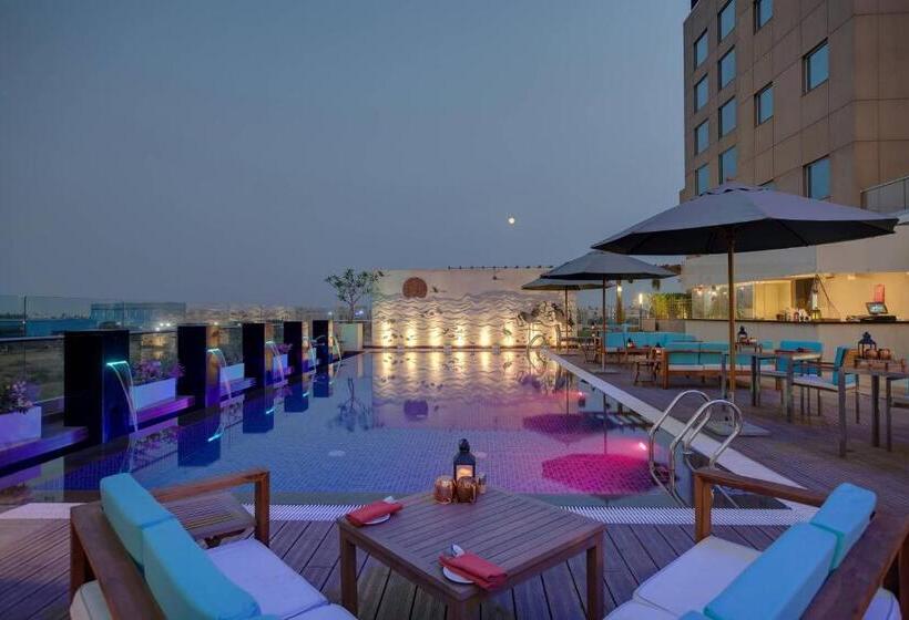 호텔 Courtyard By Marriott Surat