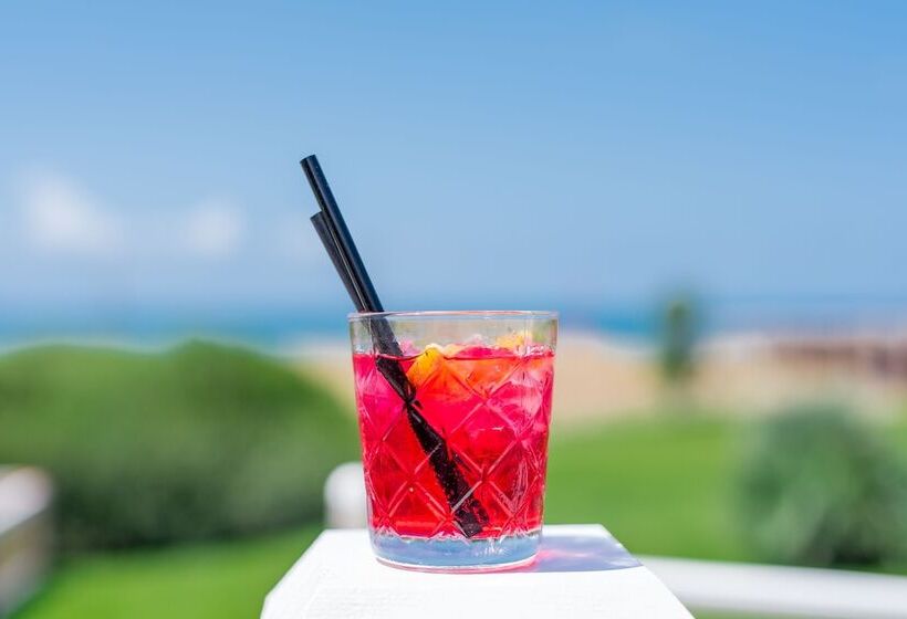 فندق Cumeja Beach Club &