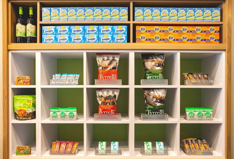 Отель Element Moline