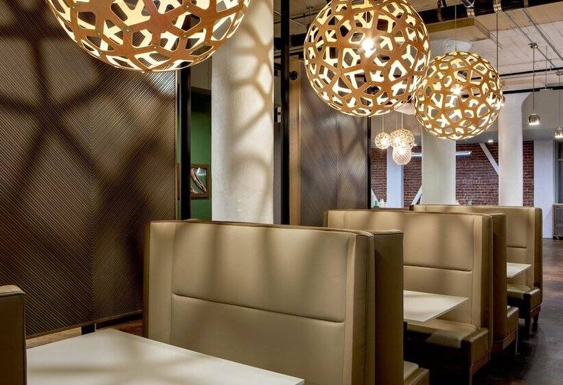 Отель Element Moline