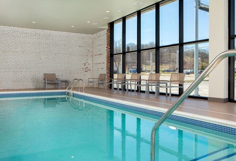 هتل Element Moline