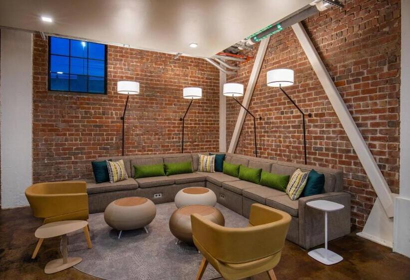 Отель Element Moline