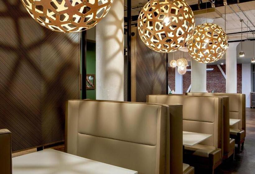 Отель Element Moline