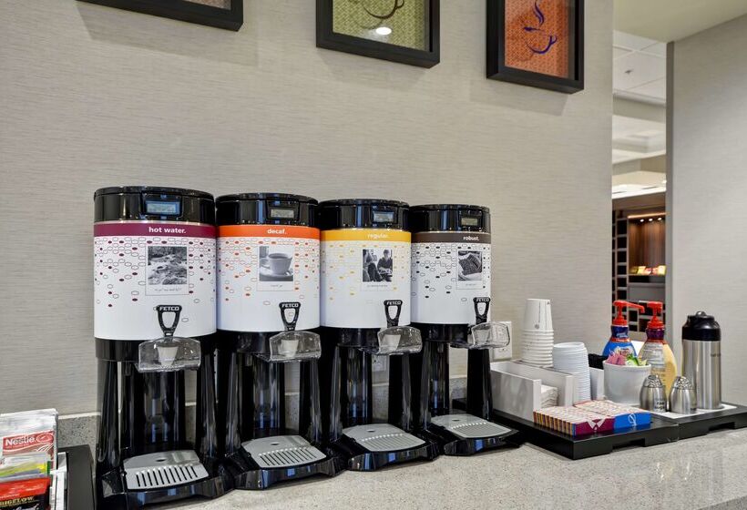 בית מלון כפרי Hampton Inn Livonia Detroit