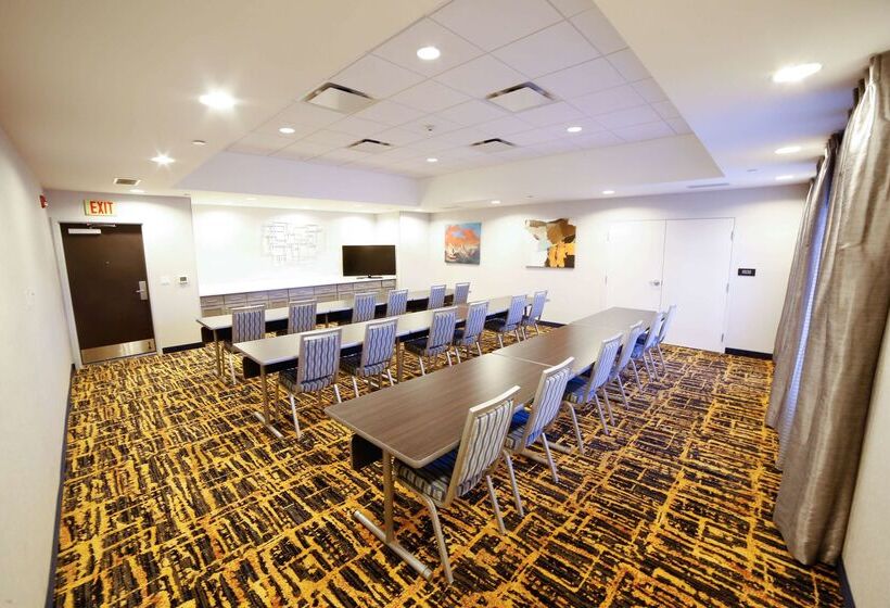 酒店 Hampton Inn & Suites Forest City