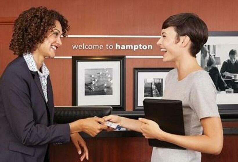 هتل Hampton Inn & Suites Leavenworth