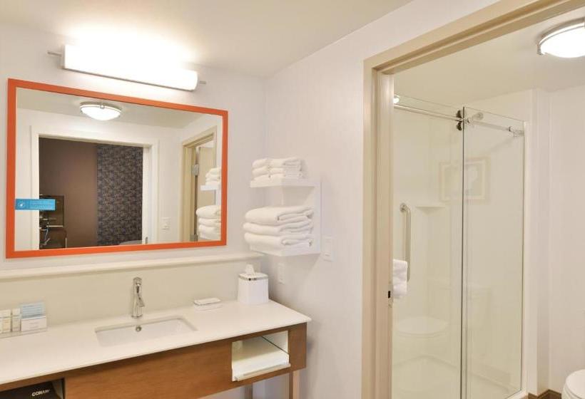 فندق Hampton Inn & Suites Menomonie Uw Stout