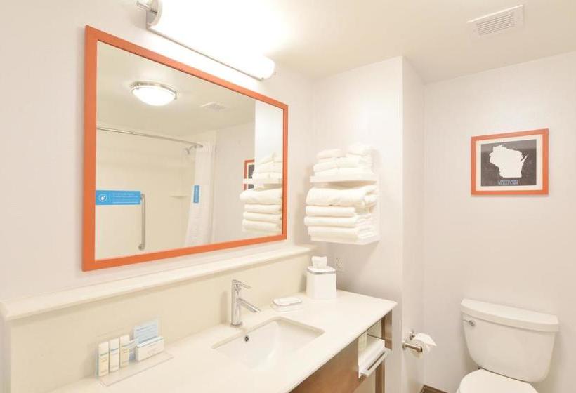 فندق Hampton Inn & Suites Menomonie Uw Stout