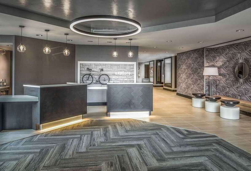 בית מלון כפרי Hampton Inn & Suites Tallahassee Capitol   University