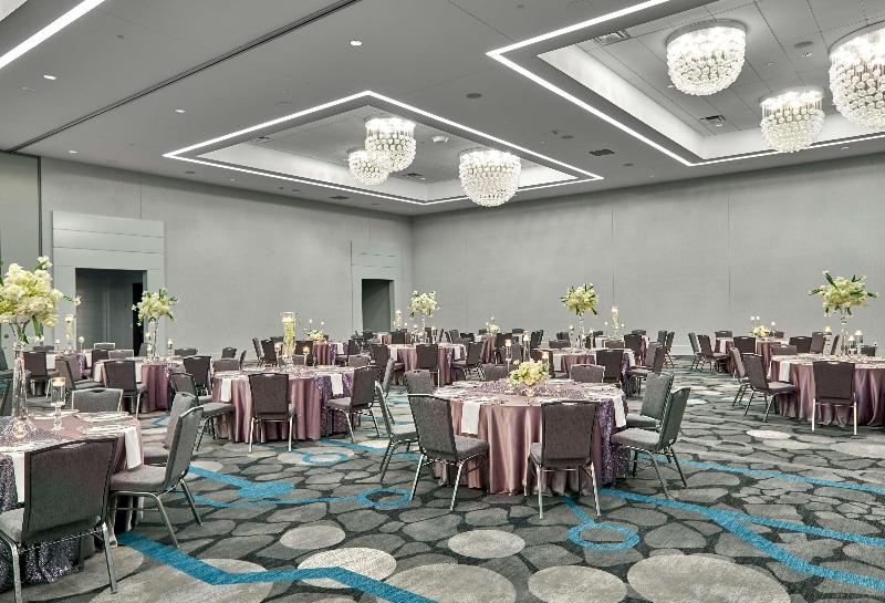 هتل Hilton Des Moines Downtown