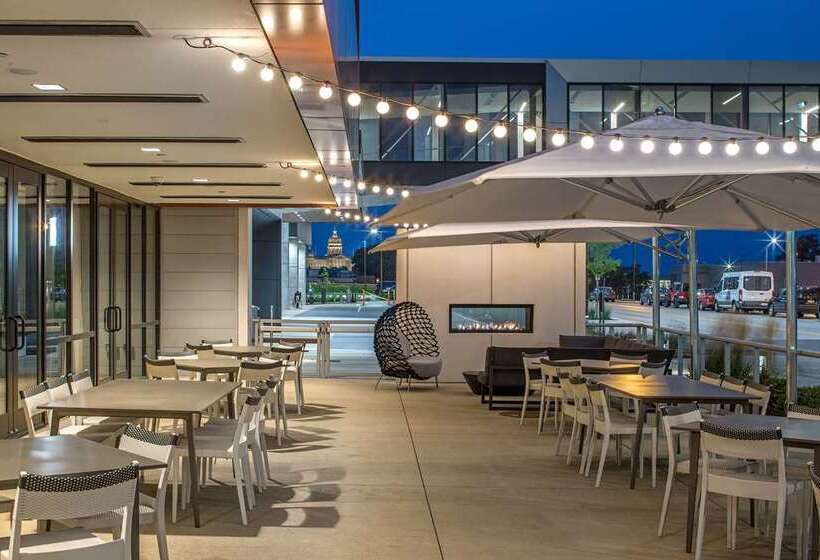 호텔 Hilton Des Moines Downtown