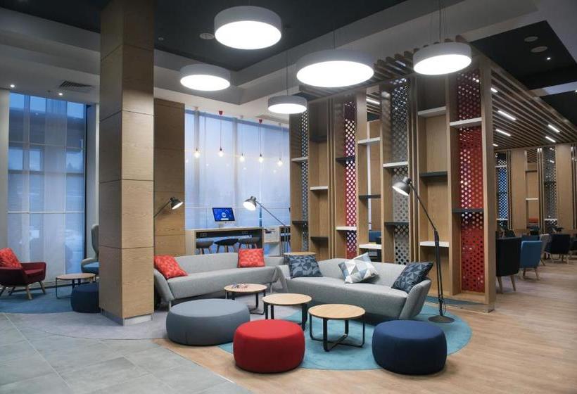 בית מלון כפרי Holiday Inn Express Moscow  Sheremetyevo Airport, An Ihg