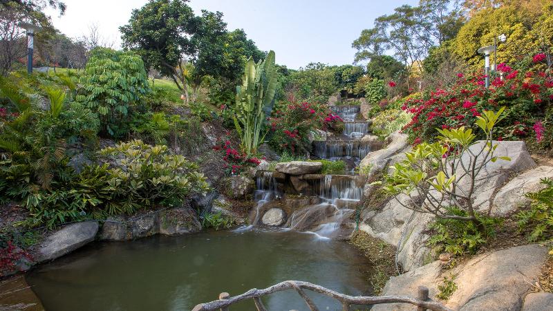 בית מלון כפרי Hualuxe Xiamen Haicang Habour View   An Ihg