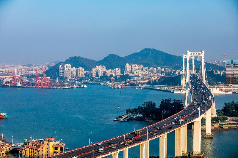 בית מלון כפרי Hualuxe Xiamen Haicang Habour View   An Ihg