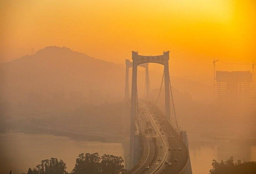 בית מלון כפרי Hualuxe Xiamen Haicang Habour View   An Ihg