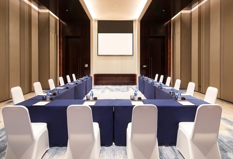 בית מלון כפרי Hualuxe Xiamen Haicang Habour View   An Ihg