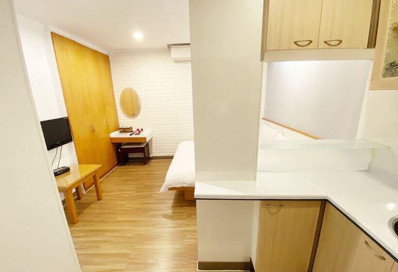 هتل Jimmy S Apartments