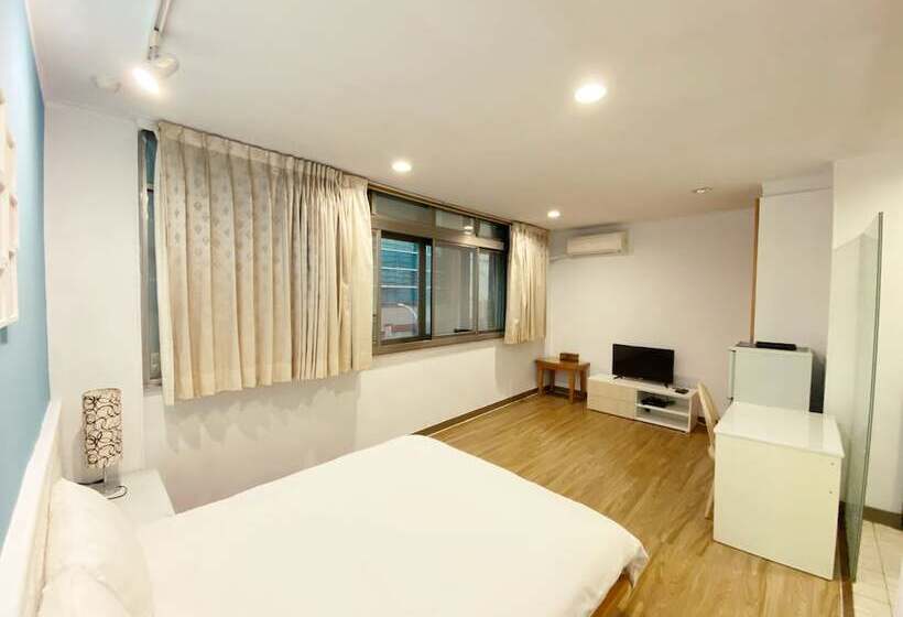 هتل Jimmy S Apartments