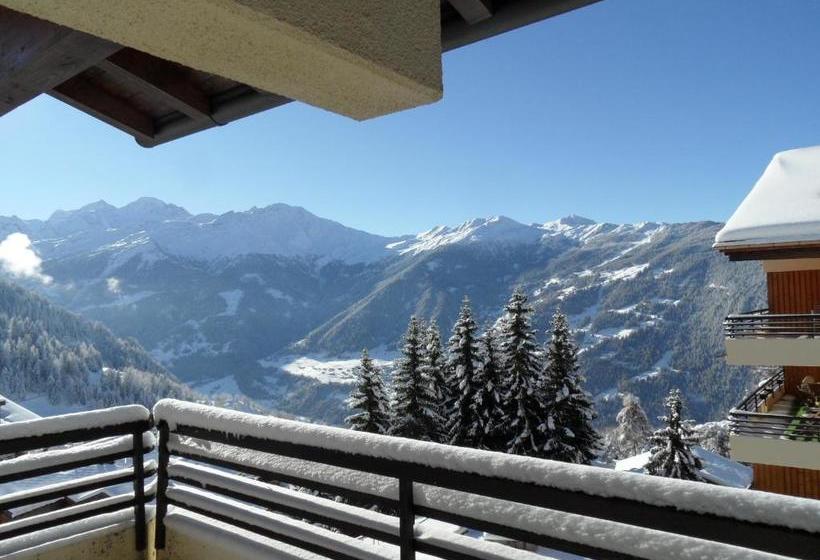 בית מלון כפרי Les Arcades