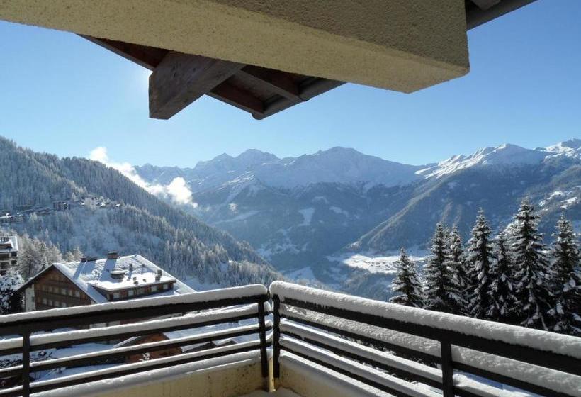 בית מלון כפרי Les Arcades