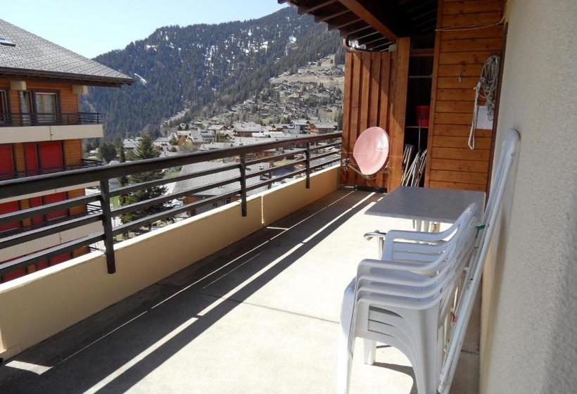 בית מלון כפרי Les Arcades