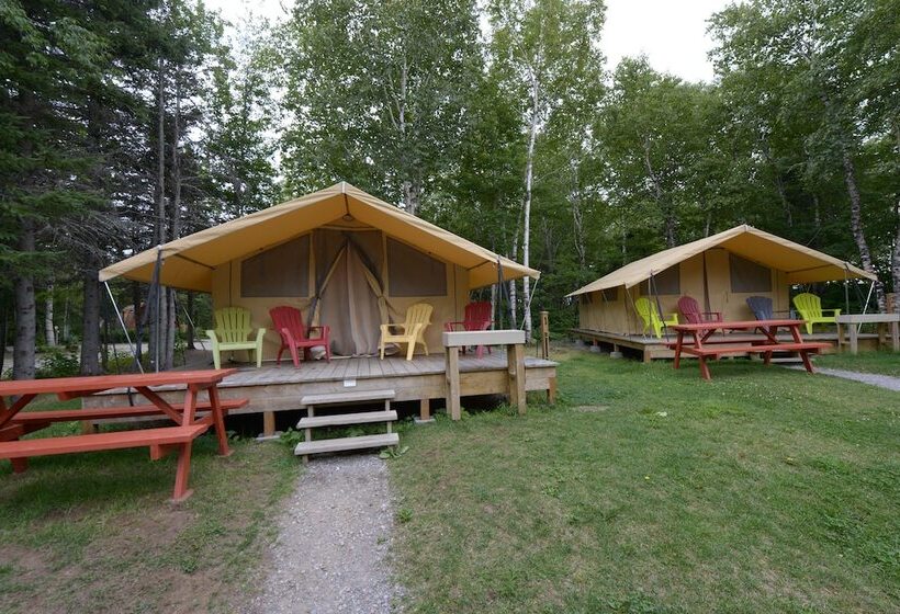 בית מלון כפרי Les Prets A Camper Du Camping Tadoussac
